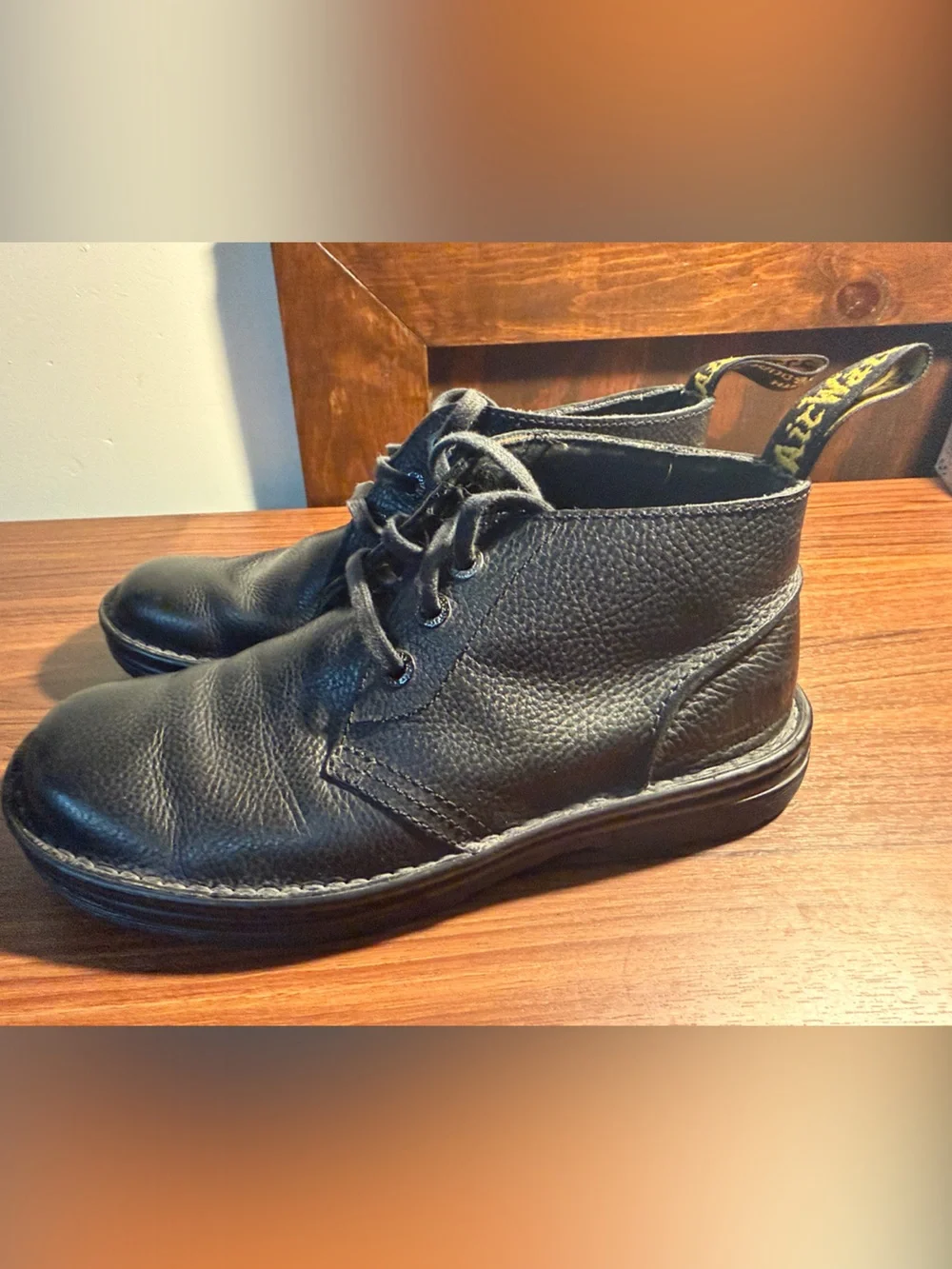 Dr Martens Sussex Chukka Boot Mens Size 8 Black Leather Bear Track Slip Resist